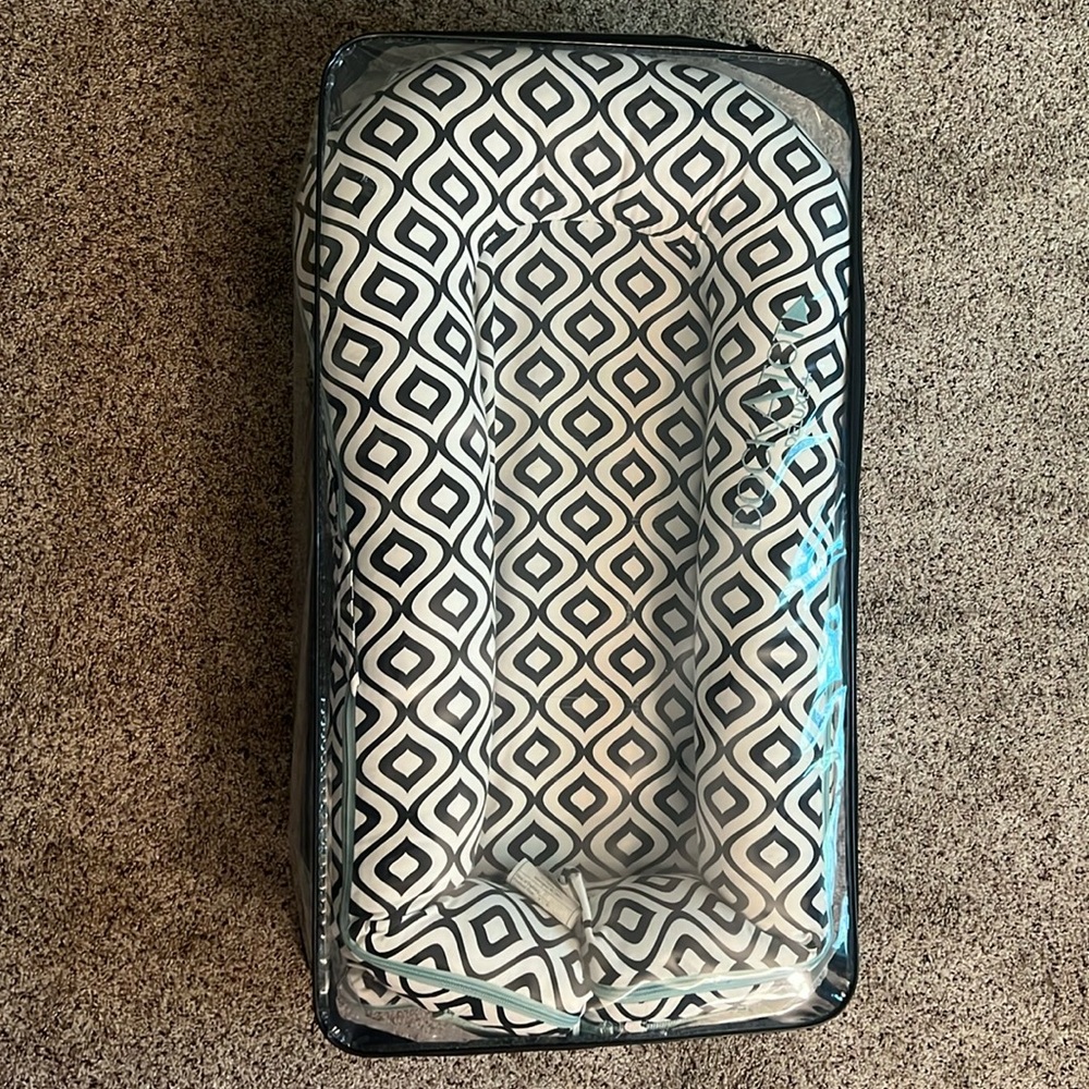 Deluxe Dock A Tot in perfect condition